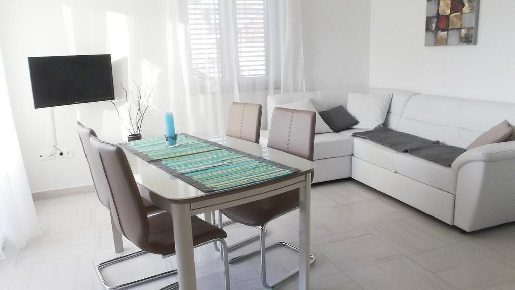 Apartments Horvat Vodice Cameră foto